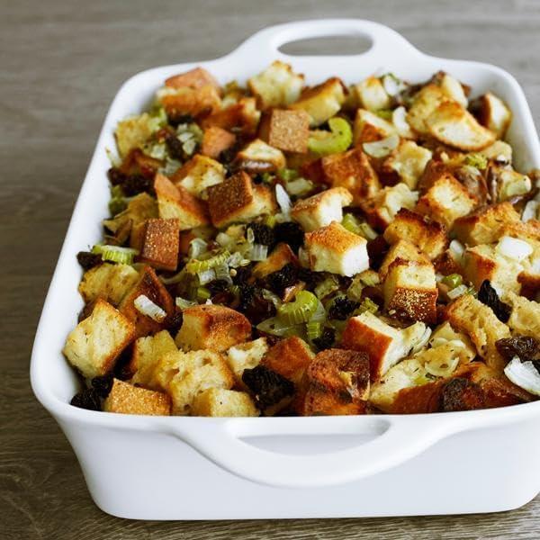 Sur La Table 4 Qt Porcelain Baking Dish – Rectangular Casserole Baker for Pasta, Roasted Veggies & Desserts, Classic White Glaze, Oven to Table, Nesting Bakeware, Dishwasher - view 4