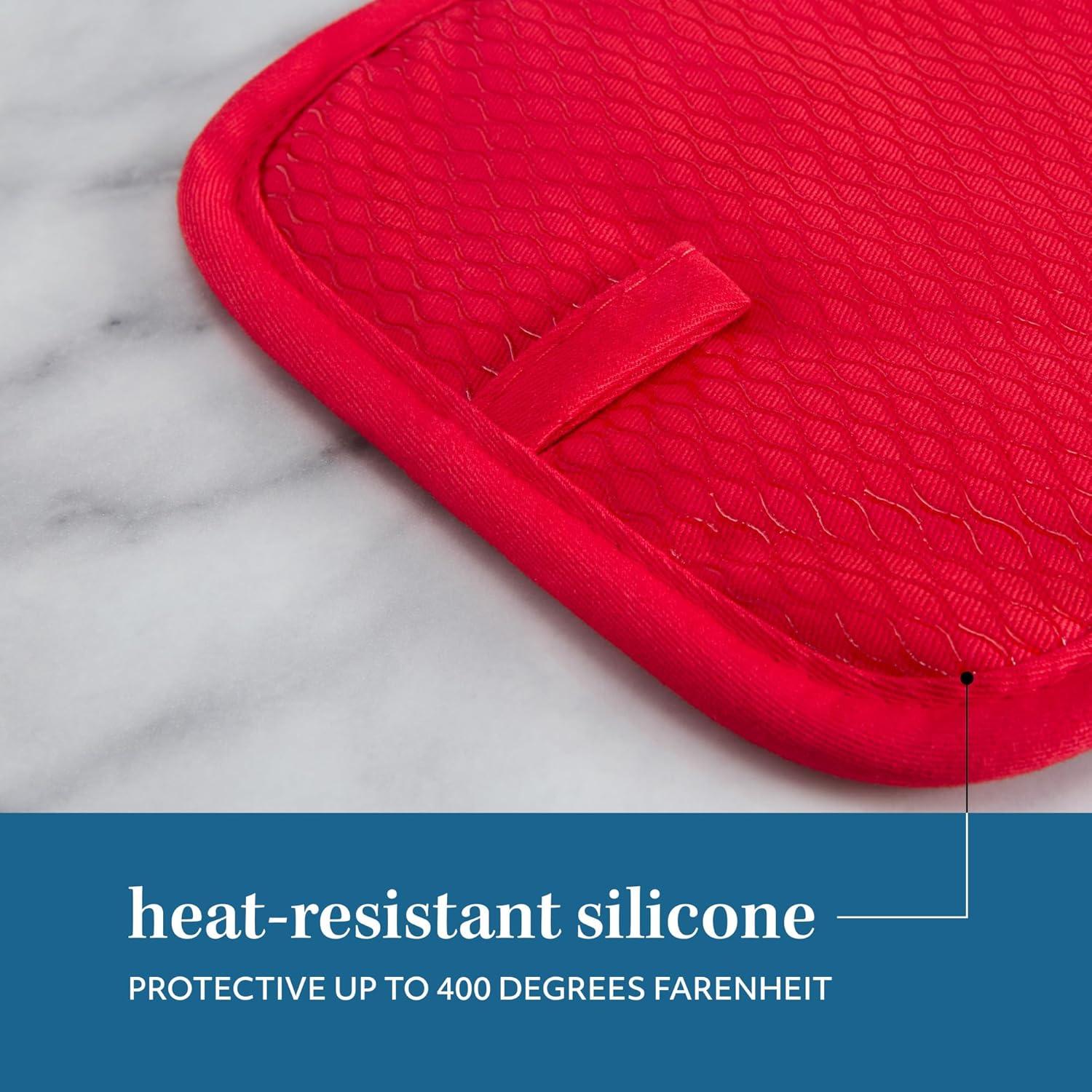 SUR LA Table Kitchen Essentials Fresh Blueberries Fruit Potholder 2-Pack Set, Heat Resistant, 100% Cotton, Flexible Non-Slip Silicone Grip, Blue/White, 7″x10″(Pink/Green/Cream) - view 4