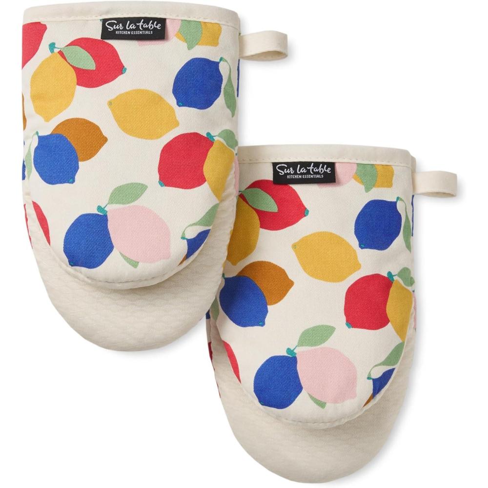 SUR LA Table Kitchen Essentials Quirky Strawberries Fruit Mini Oven Mitt 2-Pack Set, Heat Resistant, 100% Cotton, Flexible Non-Slip Silicone Grip, Pink/Green/Cream, 5.5″x8″(Yellow/Blue/Ivory)